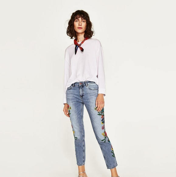 Sold Zara Floral embroidered jeans size 0 - Picture 4 of 4